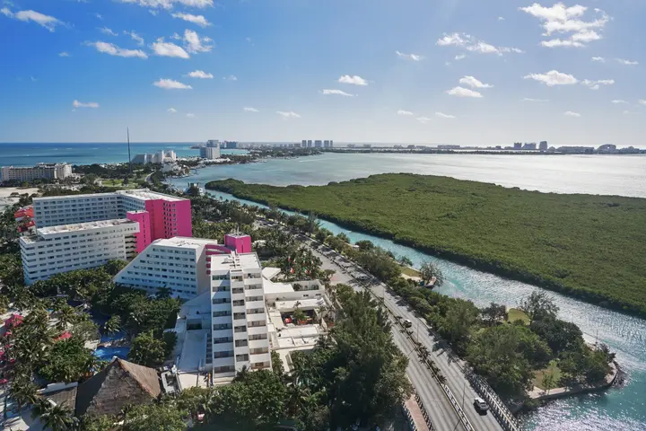 Departamento en Preventa en Cancun en Zona Hotelera en Pokta Apartments — foto 4