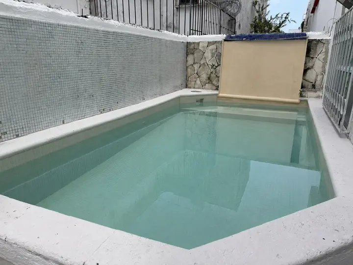 Casa en venta  de 5 habitaciones con alberca en zona céntrica de Cancún — foto 2