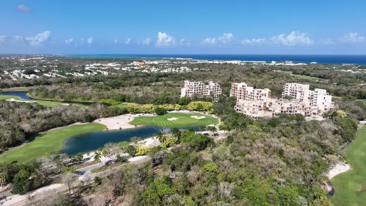 departamento en venta en playa del Carmen en the Village corasol con vista al campo de golf — foto 5