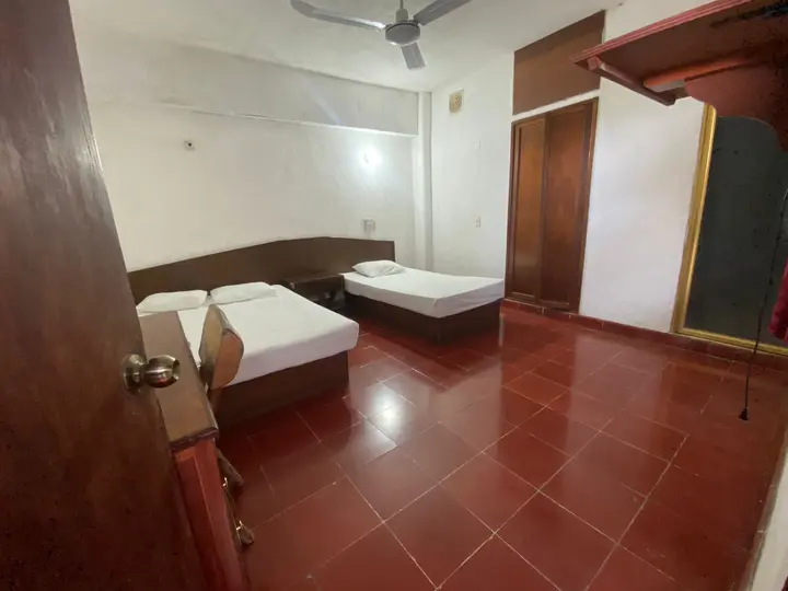 VENTA HOTEL Ideal para remodelar, modernizar, reconceptualizar. — foto 2