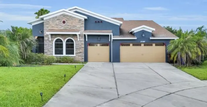 Casa en venta en Kissimmee Florida en The Oaks Golf club vista al lago — foto 3