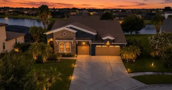 Casa en venta en Kissimmee Florida en The Oaks Golf club vista al lago — foto 2